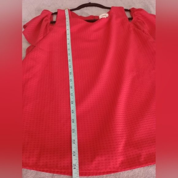 Meraki Red Blouse with Chic Design - Picture 6 of 7
